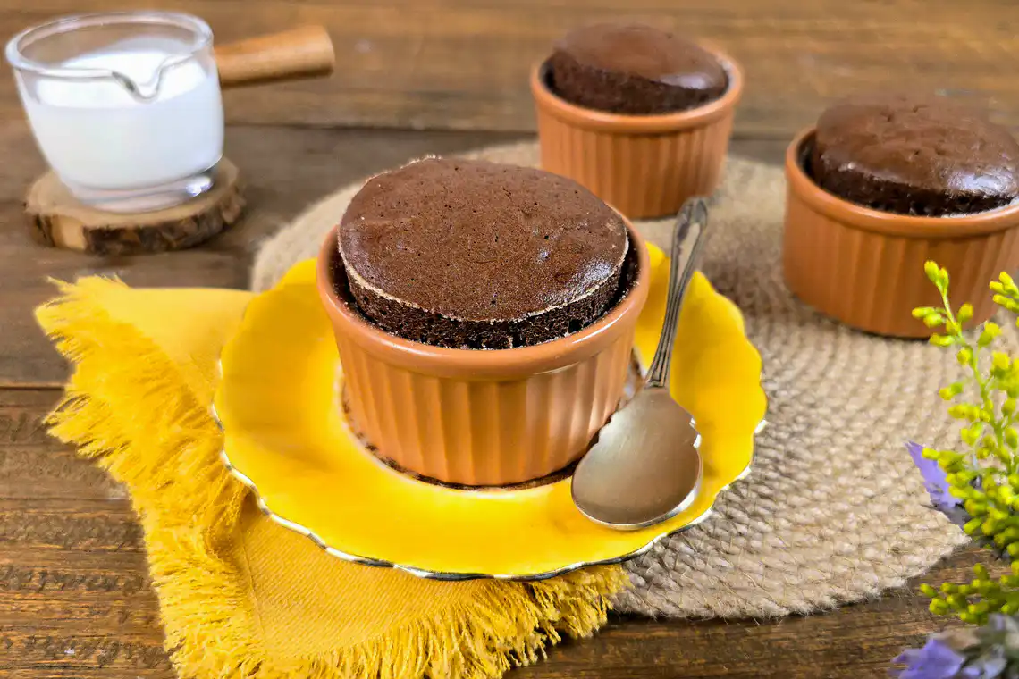 Suflê de chocolate na Air Fryer da Rita Lobo 