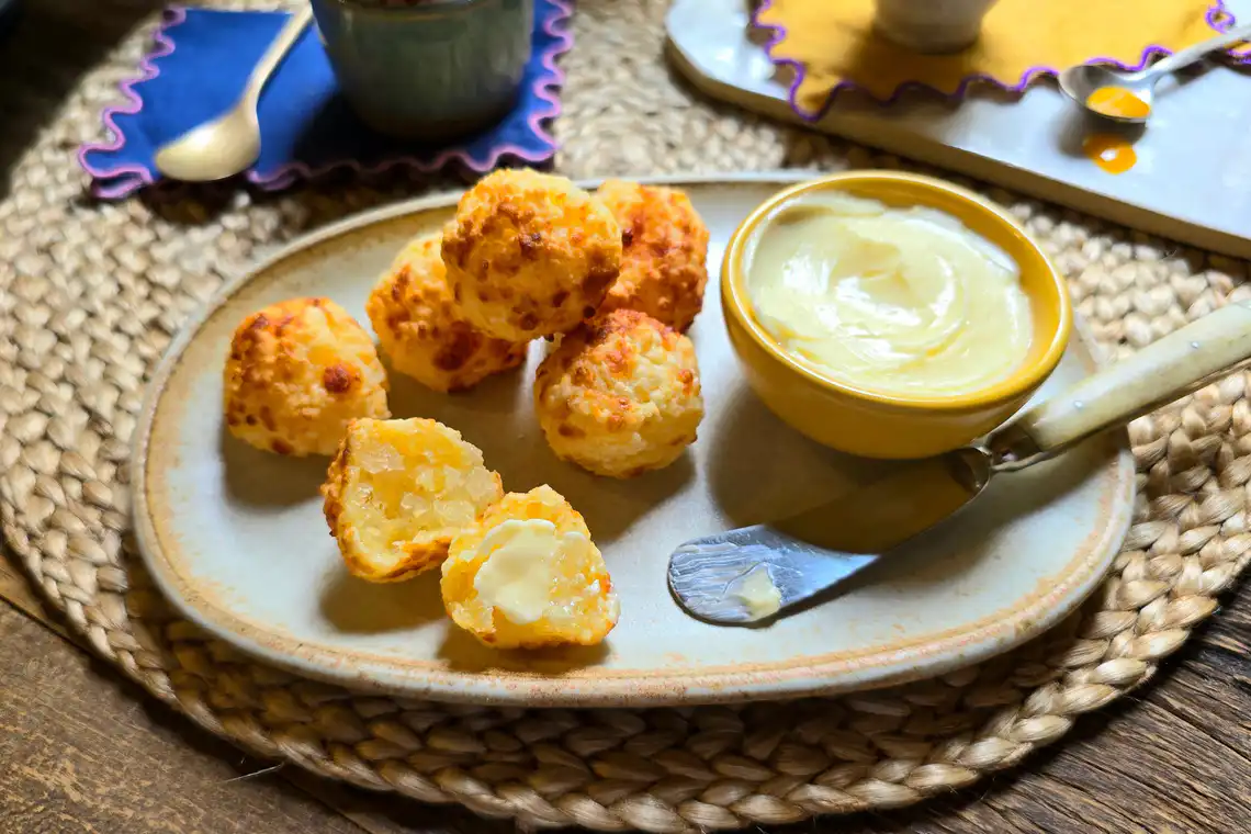 prato montado: pão de queijo com tapioca 