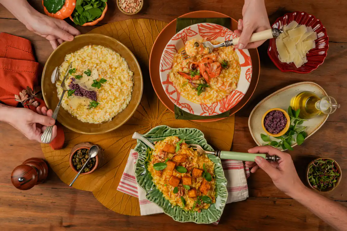 mesa montada com variações - mãozinhas