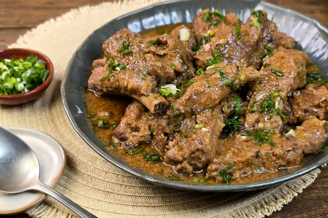 Costelinha com gengibre e missô na panela de pressão elétrica