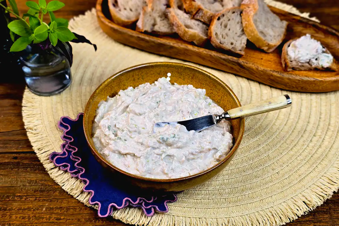 Patê de atum com iogurte