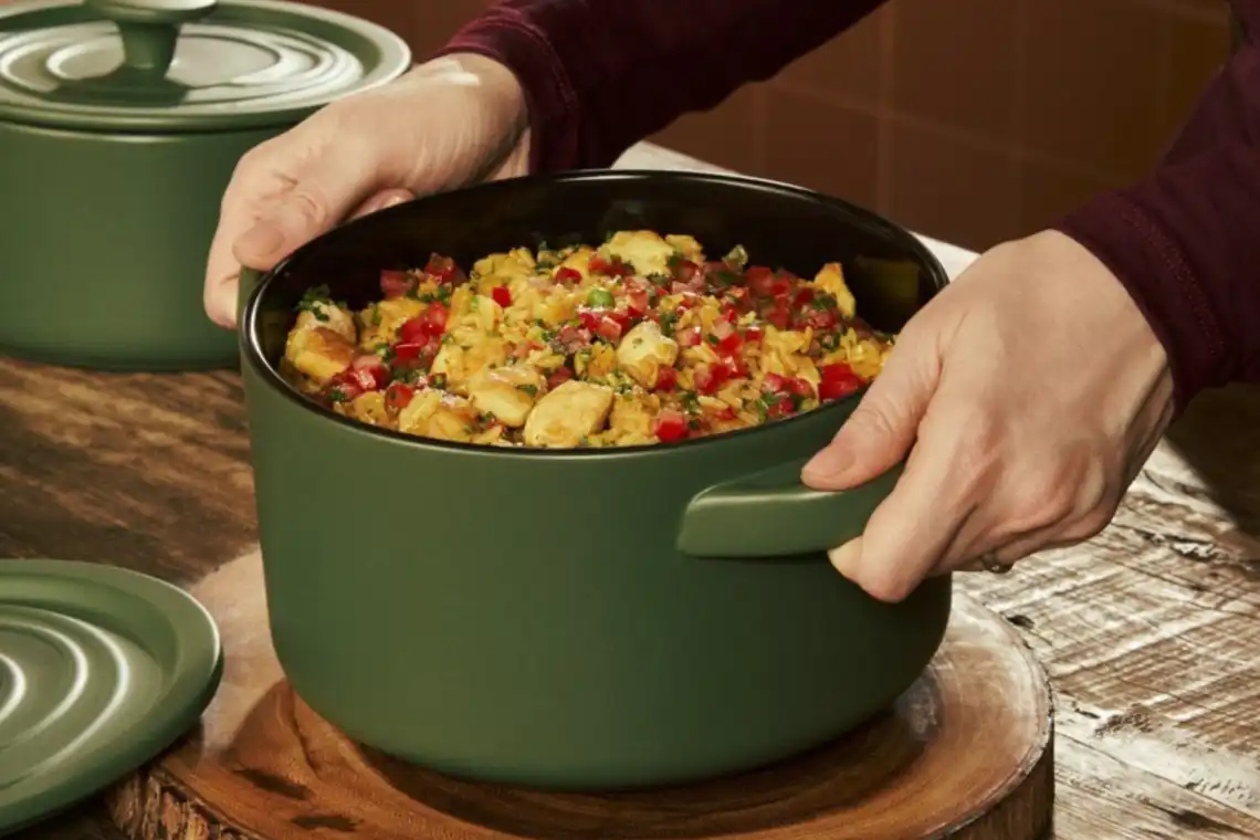 Galinhada a jato com saladinha de tomate