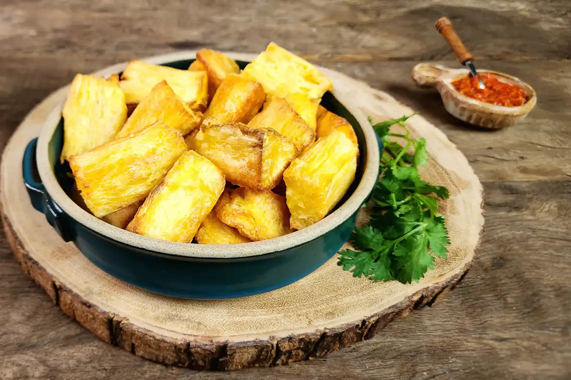 Mandioca assada na Air Fryer da Rita Lobo
