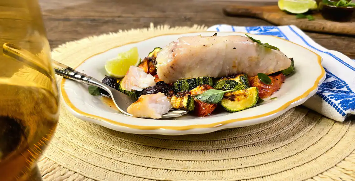 Peixe com legumes na Air Fryer