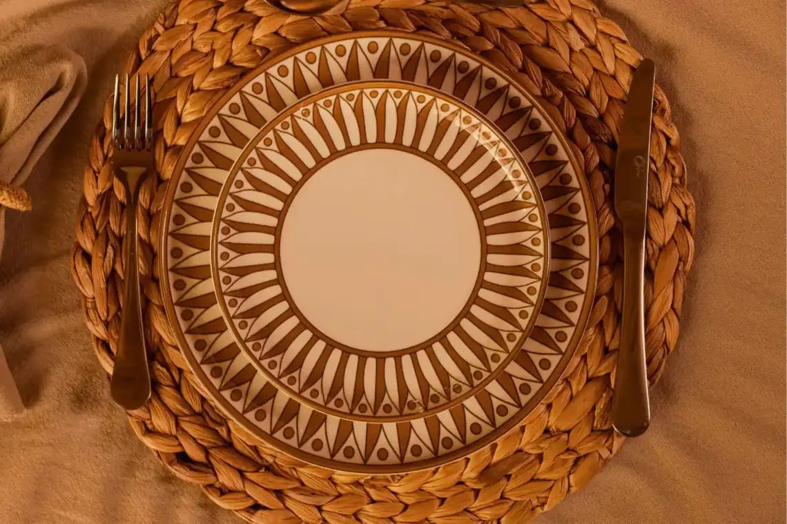 Uma mesa com ares marroquinos