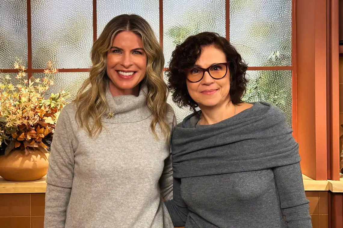 com Carla Taddei